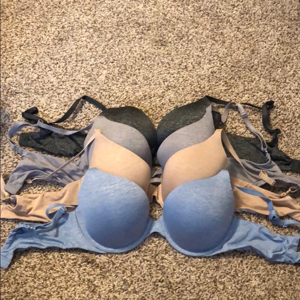 Victoria’s Secret 34C Bras (4 in bundle)